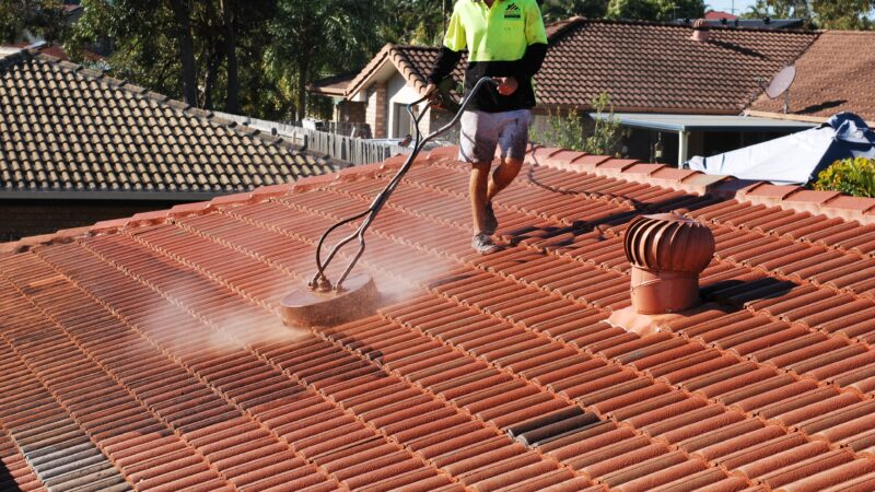 How to choose a roof cleaning service company?