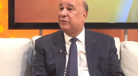 Bautista Rojas Gómez Acusa al Ministro de Agricultura de Irresponsabilidad en Manejo de Brote de Gripe Porcina