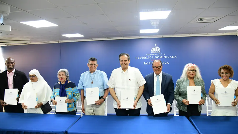 El Ministro de Salud Firma Acuerdos por 50.6 Millones de Pesos para Fortalecer Programas de Salud en el País